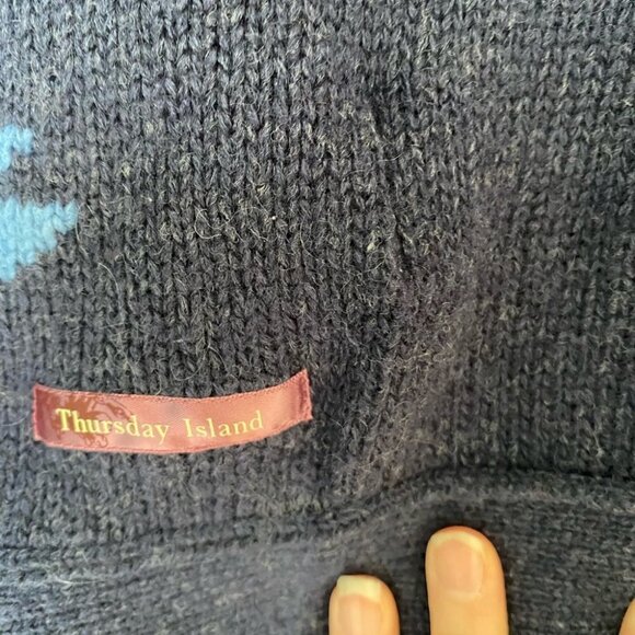 THURSDAY Island Aztec Design Sweater Shawl Cape Style Women’s Size Medium - Picture 8 of 8